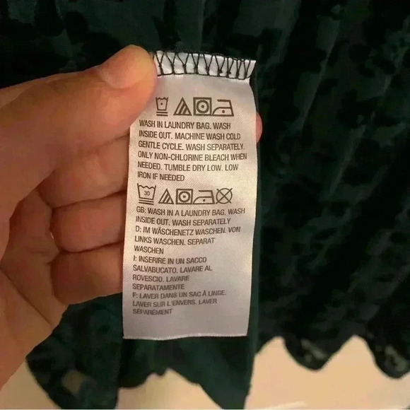 Women’s Plus Velvet Smocked Bust Flowy Floral Holiday Blouse Size 2X - Picture 9 of 11